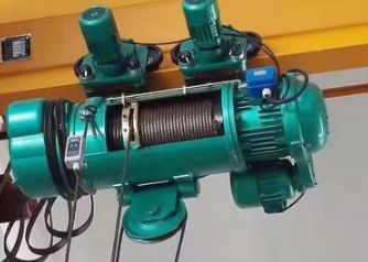 怎么用鋼絲繩電動(dòng)葫蘆安裝中央空調(diào)水系統(tǒng)